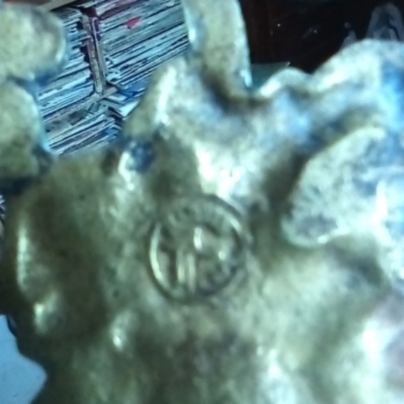 Cast Iron Table protector brass overlay floral motif vintage. Artist stamped. - Picture 3 of 4